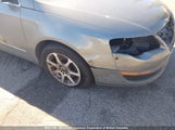 Volkswagen Passat 2.0T Luxury WVWEK93C96P215757 снимка