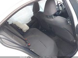 Toyota Corolla Le/Xle 5YFBPMBE7NP289167 снимка