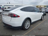 Tesla Model X Awd/Standard Range 5YJXCBE2XHF074406 fotografie