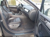 Volkswagen Touareg Tdi WVGDP9BP7ED007597 photo