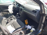 Volkswagen Golf Sportwagen S 3VW017AU2HM542794 снимка