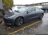 Tesla Model 3 5YJ3E1EA0KF422652 fotografie