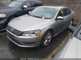 Volkswagen Passat Se 1VWBH7A38CC051264 снимка