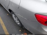 Toyota Corolla S/Le 2T1BU4EE2DC057949 снимка