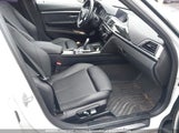 BMW 330 Xi WBA8D9C5XJA608362 снимка