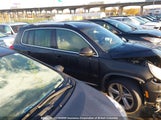 Volkswagen Tiguan S/Se/Sel WVGJV7AX8DW028198 снимка