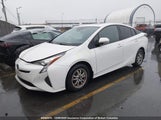 Toyota Prius JTDKARFU6G3013879 снимка