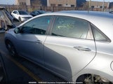 Hyundai Elantra Gt KMHD35LHXHU362411 photo