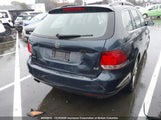 Volkswagen Golf 3VWMX7AJ8AM662174 снимка