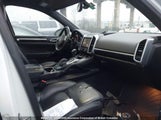 Porsche Cayenne WP1AF2A24ELA37300 photo