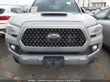 Toyota Tacoma Dbl Cab/Sr/Trdspt/Or/Pro 5TFCZ5AN7JX127864 fotografie