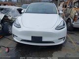 Tesla Model Y 7SAYGAEE6NF572064 fotografie