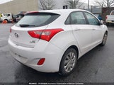 Hyundai Elantra Gt Gl KMHD25LE0DU057227 снимка