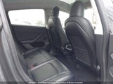 Tesla Model Y LRWYGDEE5PC228687 fotografie