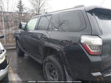 Toyota 4Runner Sr5/Sr5 Premium/Limited/Limited Night Shade/Trd Off Road/Trd Off Road Premium/Trd Pro JTEBU5JR5K5717891 fotografie