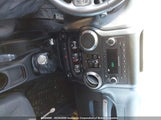 Jeep Wrangler Unlimited Sport 1C4BJWDG3FL583770 fotografie