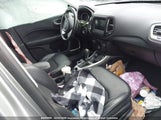 Jeep Compass Latitude 3C4NJDBB2KT667022 снимка