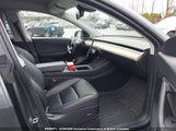 Tesla Model Y 5YJYGAEE9MF246030 снимка