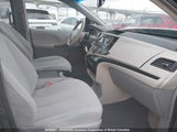 Toyota Sienna Le 5TDKK3DC0CS211886 fotografie