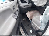 Toyota Sienna Le 5TDKK3DC1GS702084 снимка
