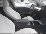 Tesla Model Y 7SAYGDEF8PF664919 fotografie