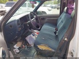 GMC Sierra C1500 1GTEC14W9TZ544143 снимка