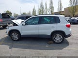Volkswagen Tiguan Comfort/High/R-Line/Sp Ed WVGJV7AX2GW591008 fotografie