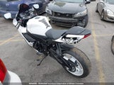 Suzuki Gsx-R600 JS1GN7FA4K7100647 снимка