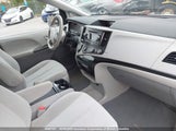 Toyota Sienna Le 5TDKK3DC9BS105192 снимка