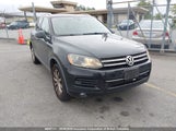 Volkswagen Touareg 3.6L Comfortline/3.6L Execline/3.6L Highline WVGEF9BP6CD006400 photo