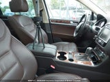 Volkswagen Touareg 3.6L Comfortline/3.6L Execline/3.6L Highline WVGEF9BP6CD006400 photo