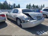 Lincoln Town Car Signature Limited 1LNHM82W47Y634037 fotografie
