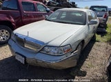 Lincoln Town Car Signature Limited 1LNHM82W15Y661032 fotografie