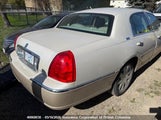 Lincoln Town Car Signature Limited 1LNHM82W15Y661032 снимка