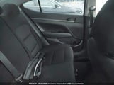 Hyundai Elantra Le 5NPD74LF8HH123872 снимка