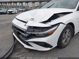 Hyundai Elantra Essential KMHLM4DG8SU029205 снимка