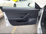 Tesla Model 3 5YJ3E1EAXKF426384 fotografie