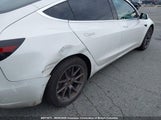 Tesla Model 3 5YJ3E1EAXKF426384 fotografie