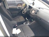 Volkswagen Tiguan 2.0T/2.0T S WVGAV7AX2HK044684 снимка