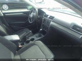 Volkswagen Passat 1.8T S 1VWAT7A36FC048605 снимка