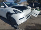 Tesla Model Y Long Range Dual Motor All-Wheel Drive 5YJYGDEE1LF033931 photo