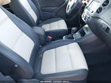 VOLKSWAGEN TIGUAN 2.0T WOLFSBURG EDITION WVGSV7AX6HK005682 снимка