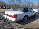LINCOLN TOWN CAR SGN/DMND ANV/CYPRESS/JN 1LNLM82W8TY****** снимка