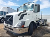 VOLVO VNL 4V4NC9EG9JN997578 снимка