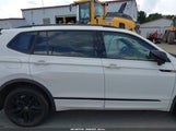 VOLKSWAGEN TIGUAN 2.0T SE R-LINE BLACK 3VVCB7AX3NM009759 photo