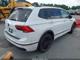 VOLKSWAGEN TIGUAN 2.0T SE R-LINE BLACK 3VVCB7AX3NM009759 снимка