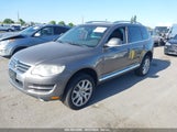 VOLKSWAGEN TOUAREG 2 V8 FSI WVGCB77L68D****** снимка