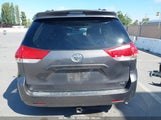 TOYOTA SIENNA XLE V6 8 PASSENGER 5TDYK3DC3CS****** снимка