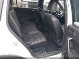 VOLKSWAGEN TIGUAN 2.0T SEL PREMIUM R-LINE 3VV4B7AX7MM****** снимка