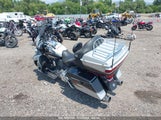 HARLEY-DAVIDSON FLHTCUSE CVO ULTRA CLS ELECTRA GLD 1HD1PR816DB****** снимка